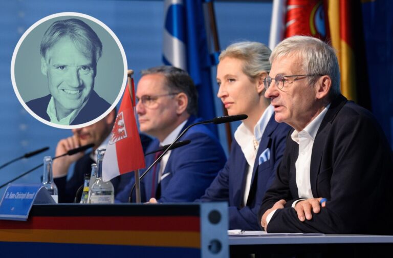 Kein Wahlbetrug: Die AfD-Vorsitzenden Tino Chrupalla und Alice Weidel mit dem Brandenburg-Spitzenkandidaten Hans-Christoph Berndt.