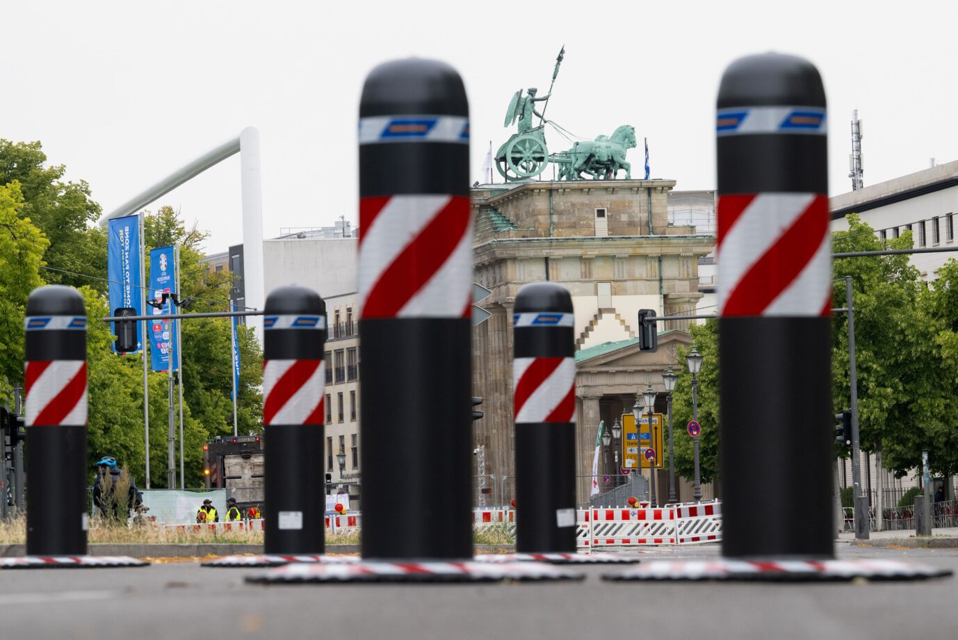 Poller soweit das Auge reicht: Die Berliner Politik liebt es, Straßen für Autos zu sperren.