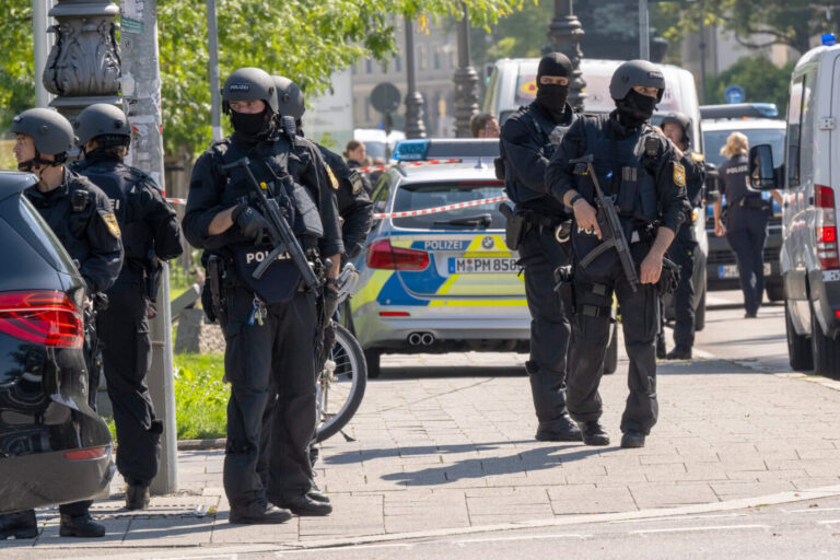 Terror in München. Polizeieinsatz in München: Bei Schießerei getöteter Attentäter verbreitete IS-Propaganda Foto: picture alliance/dpa | Peter Kneffel