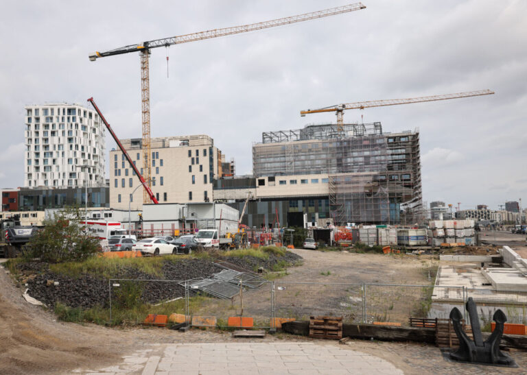 Blick auf die Baustelle des Westfield Hamburg-Überseequartiers in der Hafencity. Hier entstehen unter anderem 650 Wohnungen, 4000 Büroarbeitsplätze, 3 Hotels und 200 Geschäfte. Der Wohnungsbau in Deutschland könnte künftig besser funktionieren.