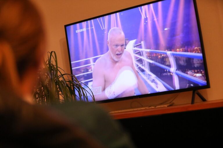 Stefan Raab will nicht nur durch seinen Boxkampf, sondern auch mit seiner neuen Show die Zuschauer anlocken.