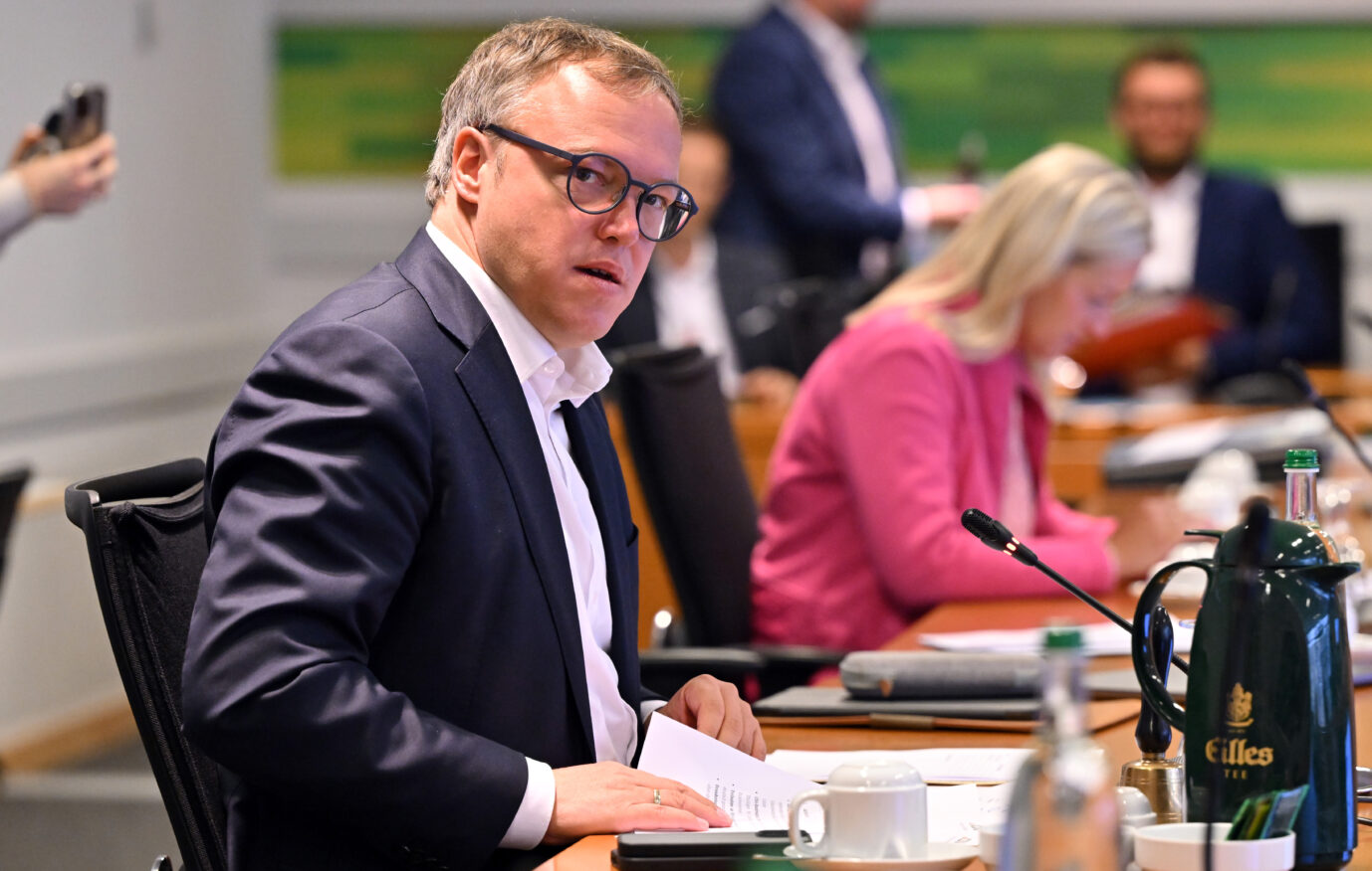 CDU-Fraktionschef Mario Voigt am Mittwoch vor Beginn der Fraktionssitzung im Landtag von Thüringen.