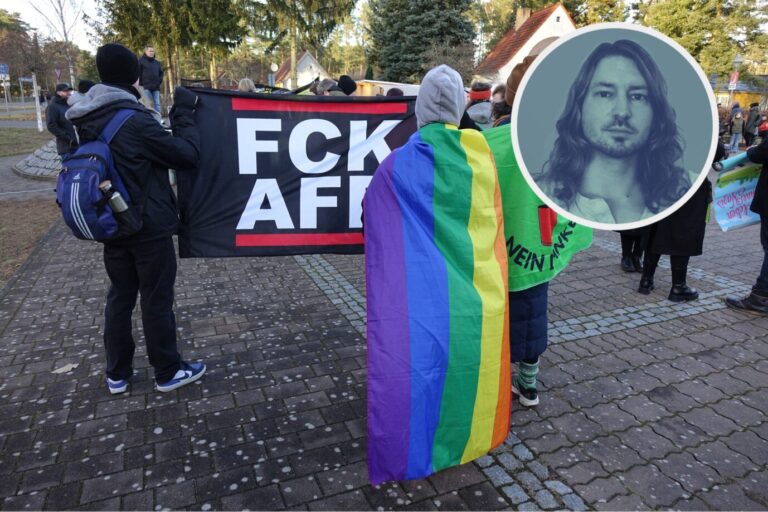 Das Bild zeigt einen Protest gegen die AfD.