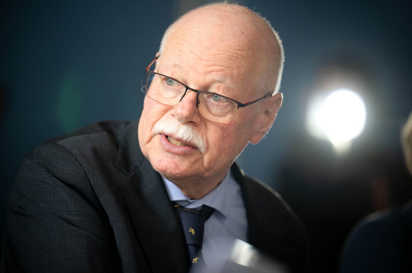 Bremens Innensenator Ulrich Mäurer (SPD) kritisiert die eigene Asylpolitik.