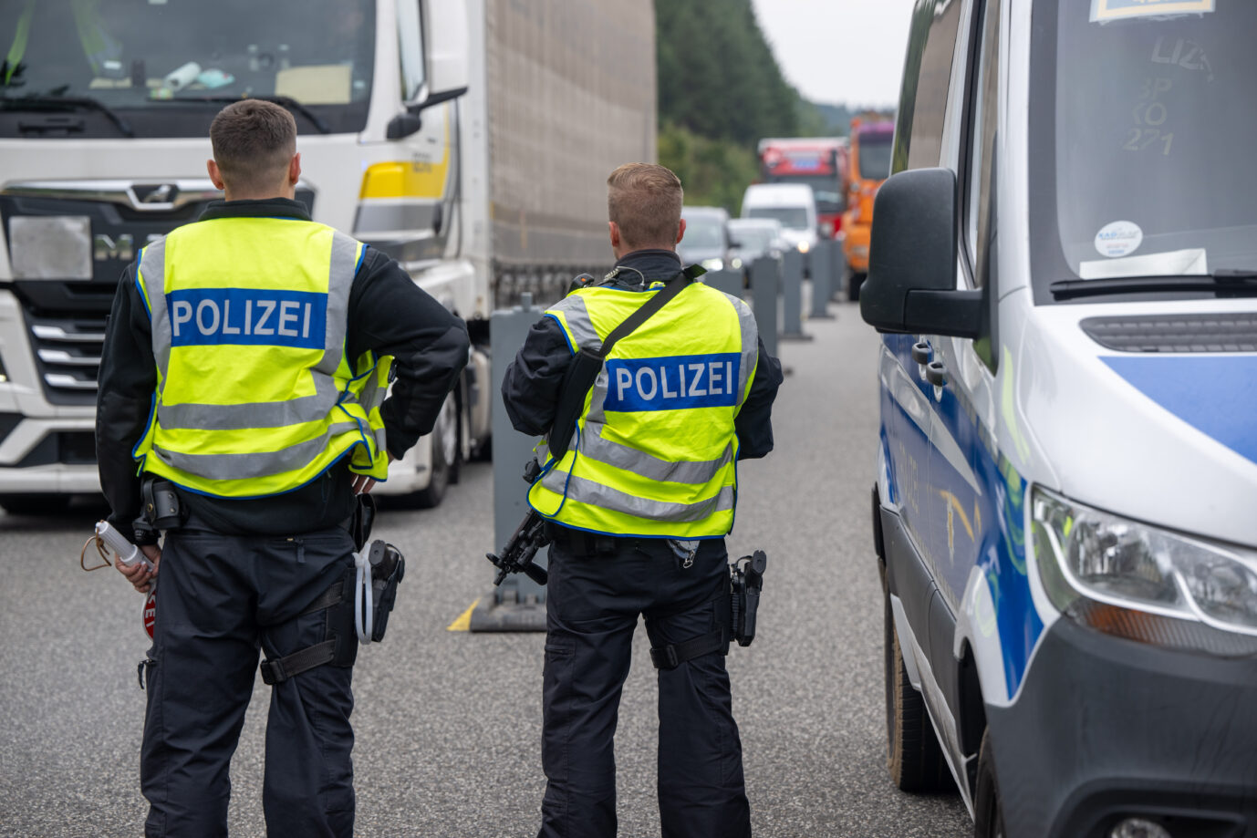 Ein Großaufgebot der Polizei verhindert in Trier eine Massenschlägerei zwischen Syrern und Libanesen. Auslöser war wohl der Nahost-Konflikt.