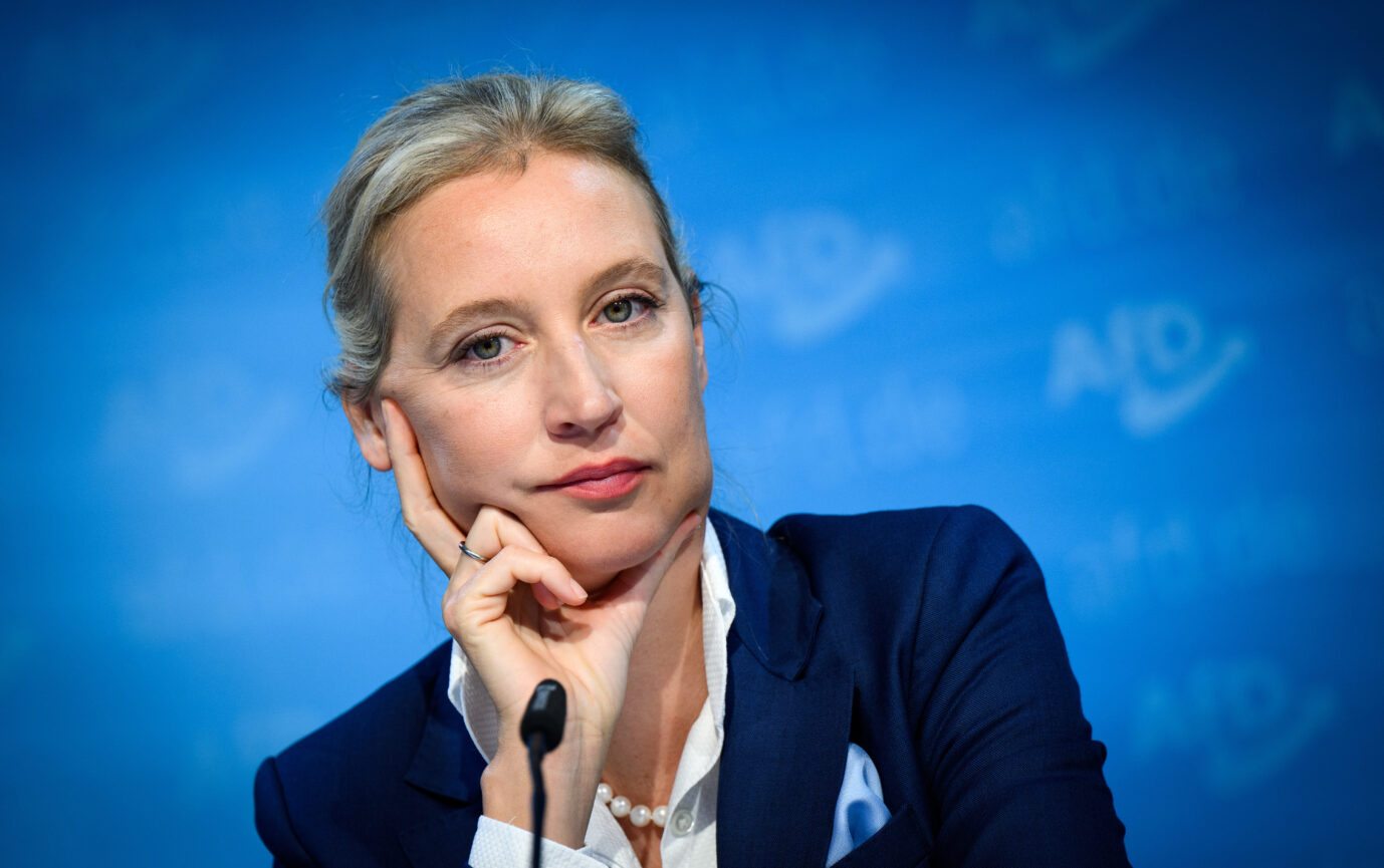 Alice Weidel, Bundesvorsitzende der AfD, sitzt bei einer Pressekonferenz in der AfD-Bundesgeschäftsstelle zum Ausgang der Landtagswahl in Brandenburg.