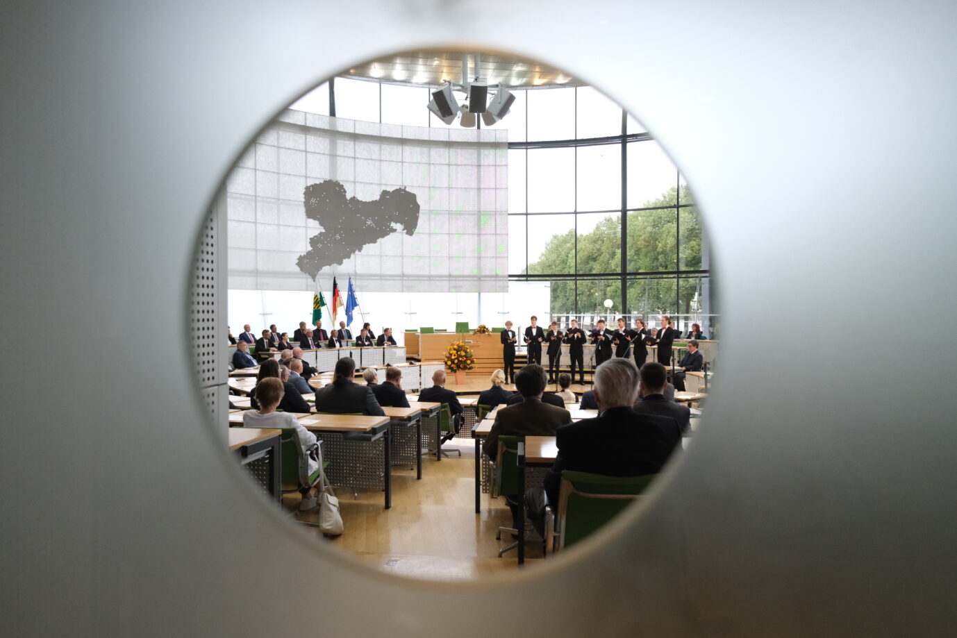 Skandal im Plenum? Das BSW will einen AfD-Antrag mittragen. Foto: picture alliance/dpa | Sebastian Willnow