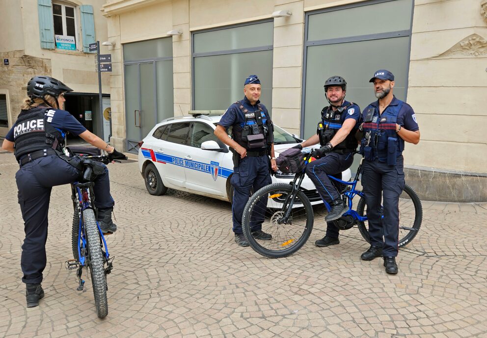 Bürgermeister Ménard setzt in Béziers auf verstärkte Polizeikräfte. Die Kleinstadt blüht auf.