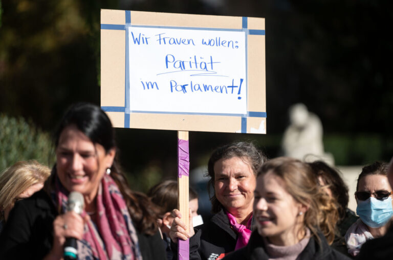 Eine Demonstration der Grünen Jugend Baden-Württemberg für eine gesetzliche Frauenquote auf den Landeslisten zur Landtagswahl: Ein Beispiel für den linken Gleichheitskampf. (Themenbild)