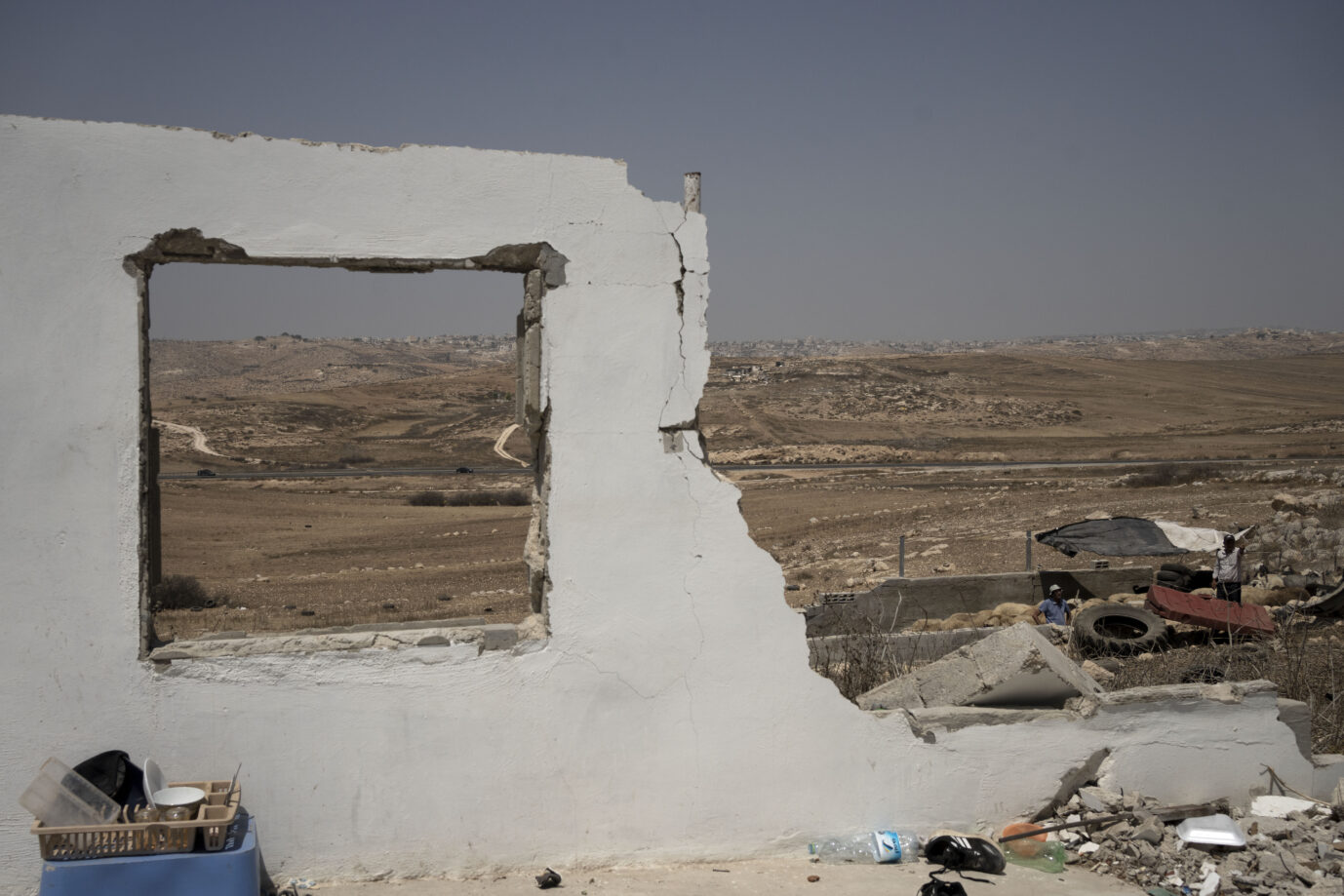 Das einstige Beduinendorf Zanuta bei Hebron ist heute nur noch ein Trümmerhaufen – nach dem Ausbruch des Krieges im Gazastreifen wurde es von jüdischen Siedlern verwüstet. Foto: picture alliance / ASSOCIATED PRESS | Maya Alleruzzo