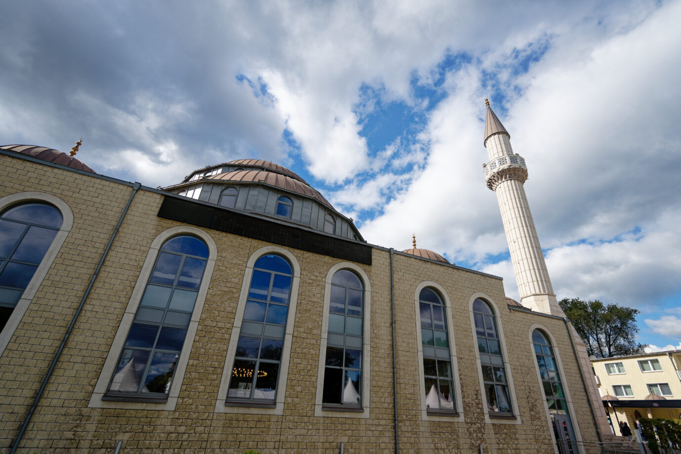 Das Minarett der DITIB-Merkez Moschee in Duisburg - Marxloh: Keine Orte der Integration Foto: picture alliance/dpa | Henning Kaiser