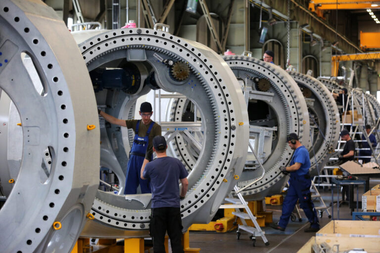 Die Fertigung von Rotornaben für Hochleistungsturbinen der Generation Gamma beim Windkraftanlagenbauer Nordex in Rostock: Auch Maschinenbauer beklagen Auftragsmangel. (Themenbild)