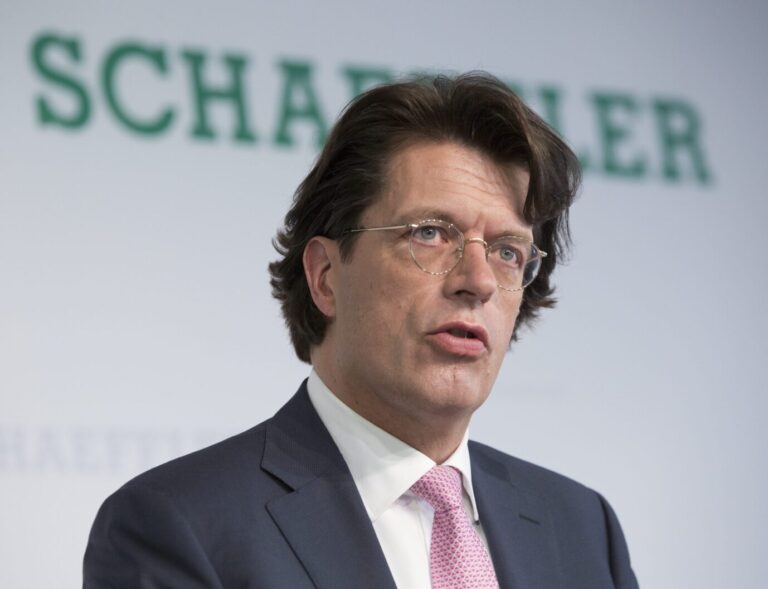 Schaeffler-Vorstandschef Klaus Rosenfeld kündigt Mitarbeiterkündigungen beim Autozulieferer an (Archivbild).