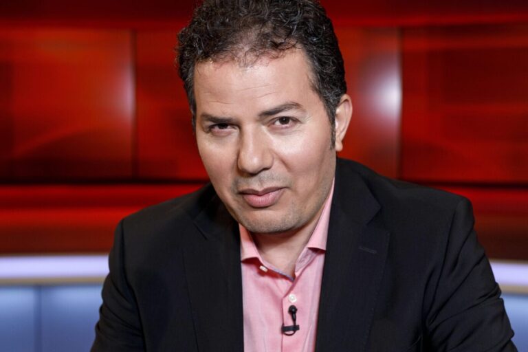 Bestsellerautor Abdel-Samad (in einem TV-Studio): „Gefährliche Krise unserer Kultur der Freiheit“.