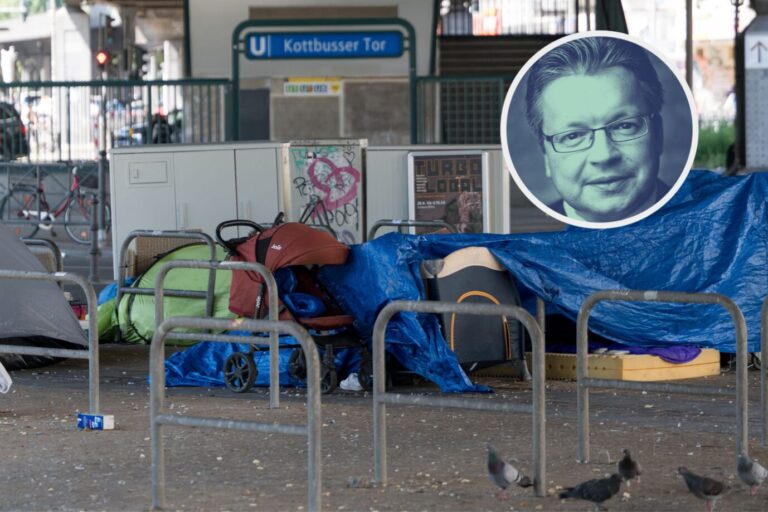 Das Bild zeigt den U Bahnhof Kottbusser Tor in Berlin. In Deutschland steigt die Armut.