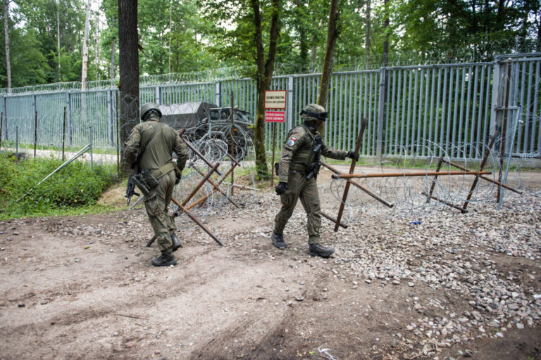 Das Foto zeigt die Grenze zwischen Polen und Weißrußland