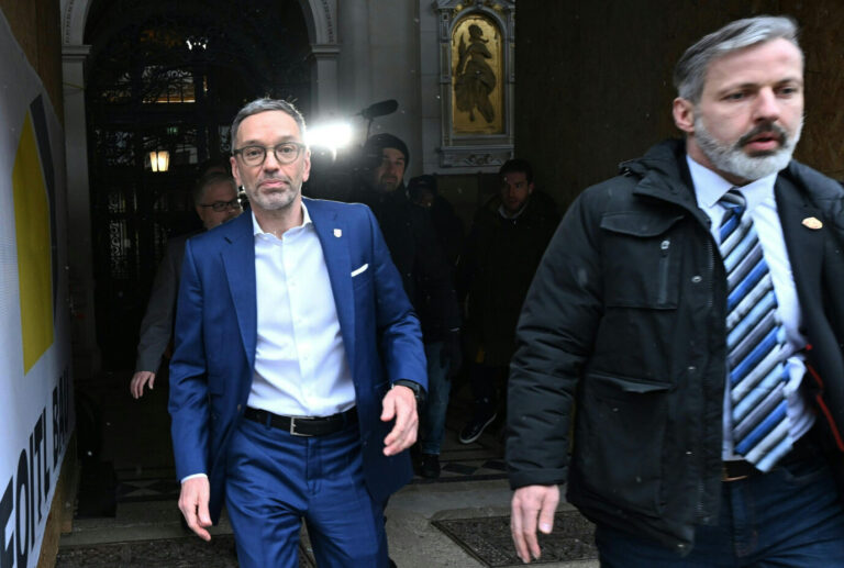 Legt den Regierungsbildungsauftrag bei Bundespräsident Alexander Van der Bellen zurück: FPÖ-Chef Herbert Kickl. Foto:picture alliance / GEORG HOCHMUTH / APA /