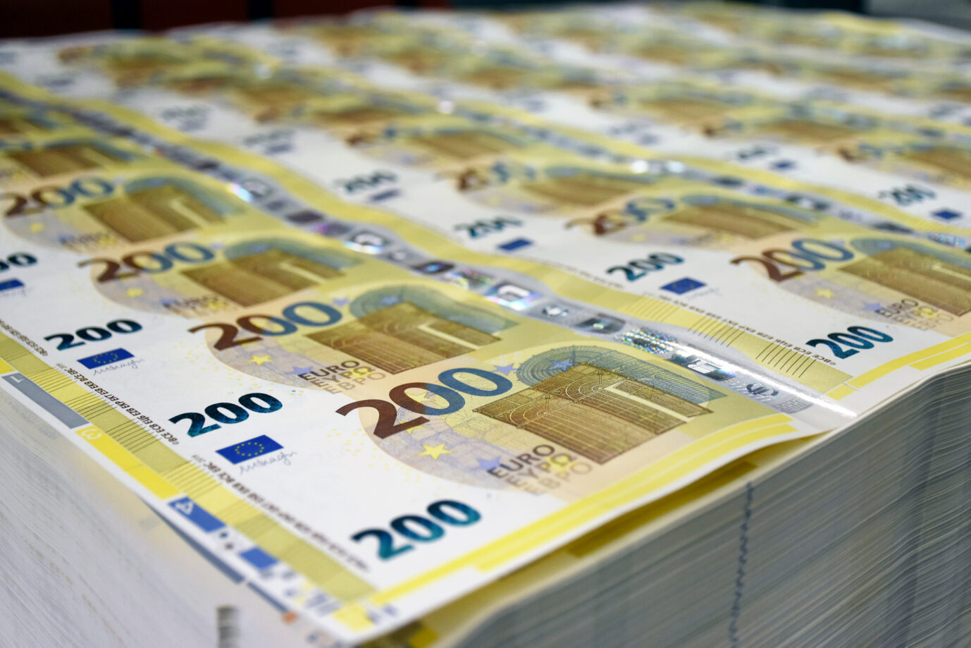 200er Euronoten in einer italienischen Druckerei: Zumindest beim Geld ist Zauberei wirklich. Foto: picture alliance/dpa | Esma Cakir