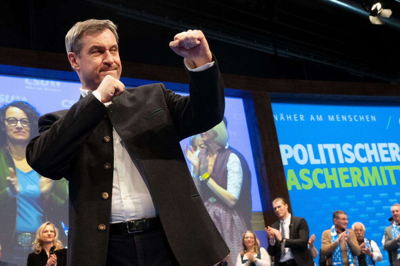 Politischer Aschermittwoch, CSU, in der Passauer Dreiländerhalle. Markus Söder, Parteivorsitzender der CSU, Ministerpräsident von Bayern, gestikuliert.