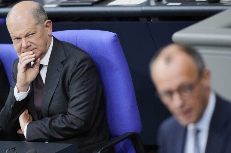 Bundeskanzler Olaf Scholz (SPD) und Möchtegern-Kanzler Friedrich Merz (CDU): Hat die SPD die Union ausgetrickst?