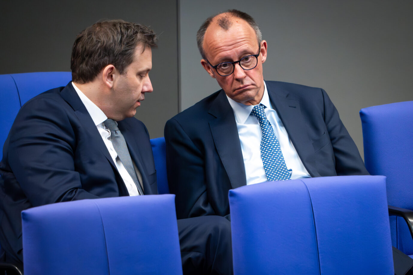 CDU-Chef Friedrich Merz (r.) und sein SPD-Gegenpart Lars Klingbeil: Schwarz-Rot einigt sich mit Grünen auf Schuldenpaket.