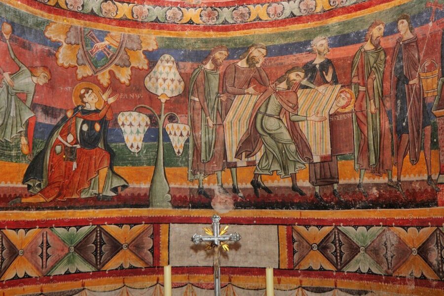 Das Bild zeigt ein Fresko der Grablegung Christi, Kirche des Benediktinerinnenklosters St. Johann, Müstair, Engadin, Kanton Graubünden, Schweiz, Europa.