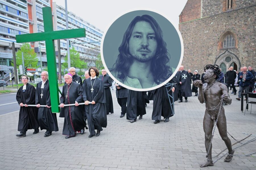 Die Berliner Karfreitagsprozession wurde von einem nackten "queeren Künstler" begleitet.
