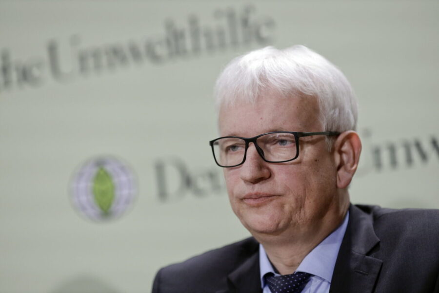 Bundesgeschäftsführer der Deutschen Umwelthilfe, Jürgen Resch: „Öffentlicher Raum ist viel zu wertvoll, um ihn noch länger als Parkplatz für immer größer werdende Autos zu verschleudern.“ Die Deutsche Umwelthilfe ist ein Abmahnverein. (Themenbild)