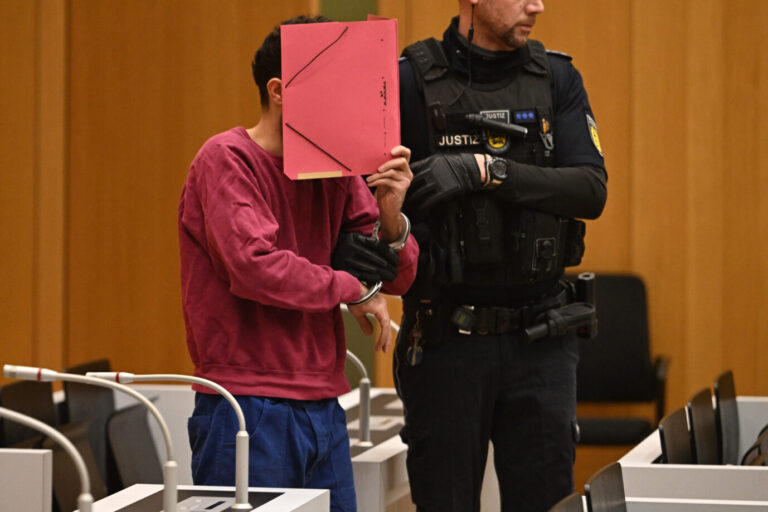 Der Angeklagte Sulaiman Ataee beim Mannheim-Prozeß: Er schweigt nun weitgehend zu den Vorwürfen. (Themenbild)