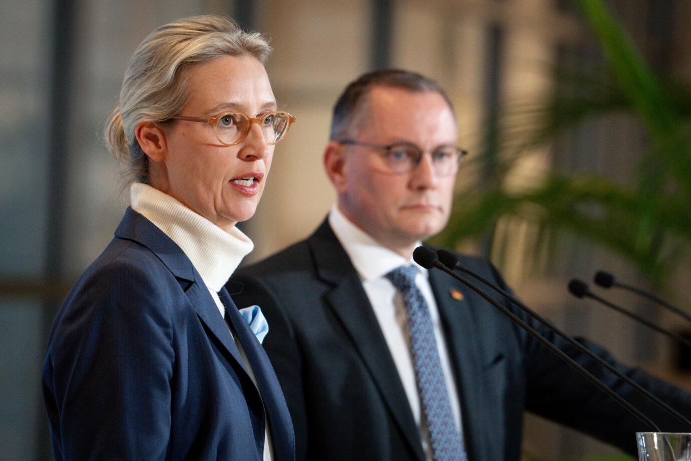AfD-Chefs Weidel und Chrupalla, deren Partei nun als gesichert rechtsextrem gilt.