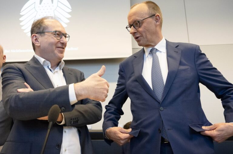 AfD-Verbot: Der designierte Innenminister Alexander Dobrindt (CSU) ist skeptisch, CDU-Chef Friedrich Merz schweigt.
