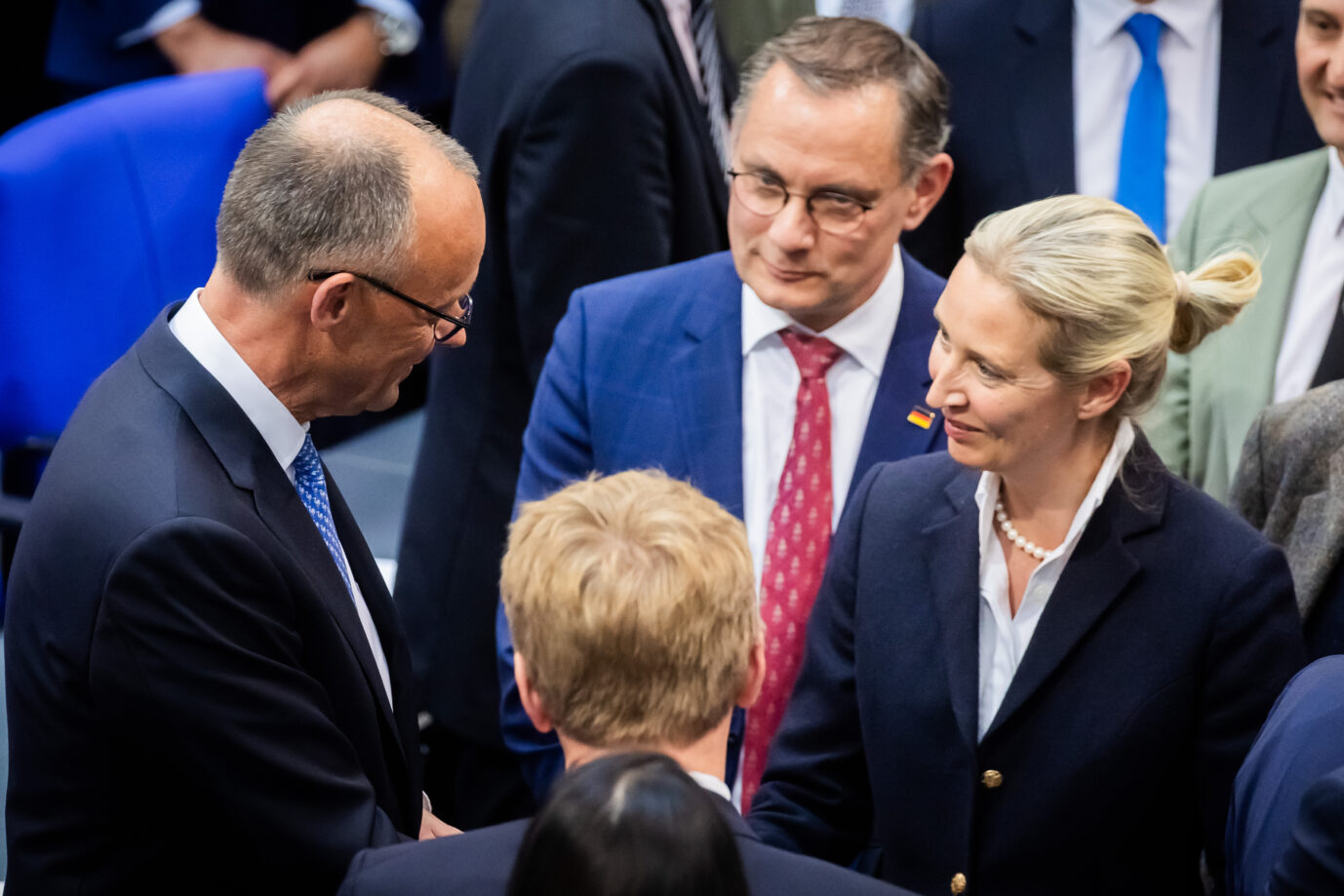 Die AfD-Chefs Alice Weidel und Tino Chrupalla gratulieren dem neuen Kanzler Friedrich Merz zum gewonnenen zweiten Wahlgang.