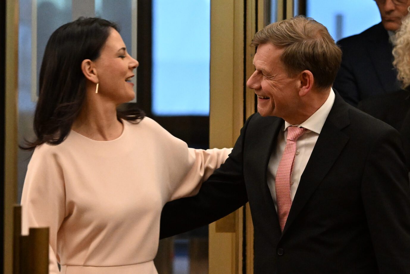 Ex-Außenministerin Annalena Baerbock und der neue Chef des Auswärtigen Amtes, Johann Wadephul