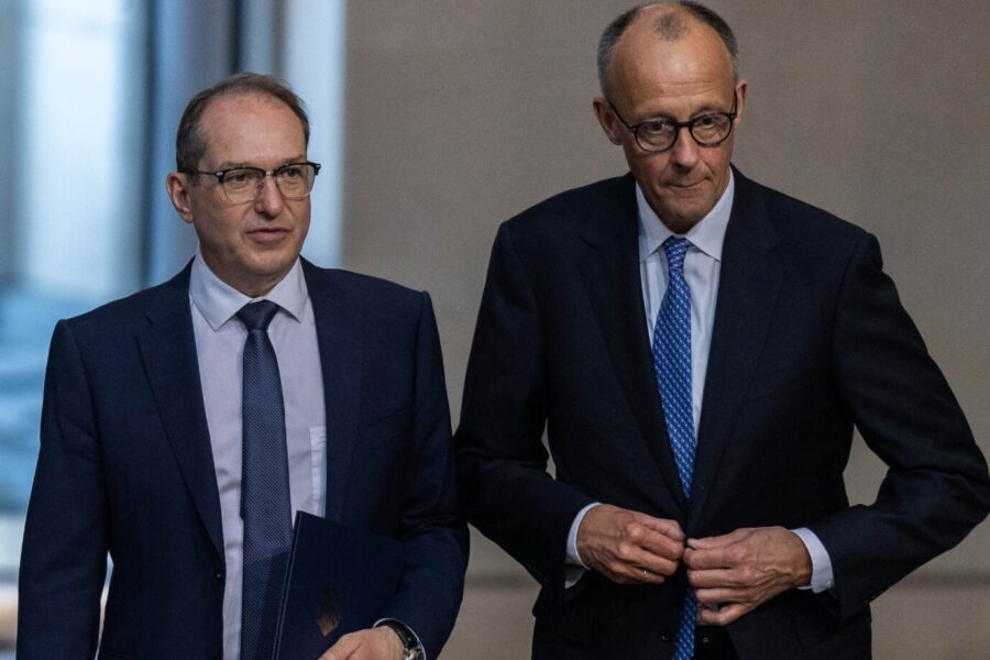 Zahlenspielerei mit Zurückweisungen an den Grenzen: Innenminister Alexander Dobrindt (links) und Bundeskanzler Friedrich Merz.