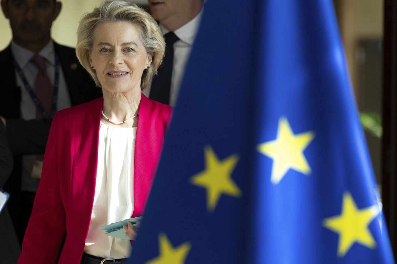 Neuer Korruptionsskandal um EU-Abgeordnete, die Kommissionspräsidentin Ursula von der Leyen unterstützen.