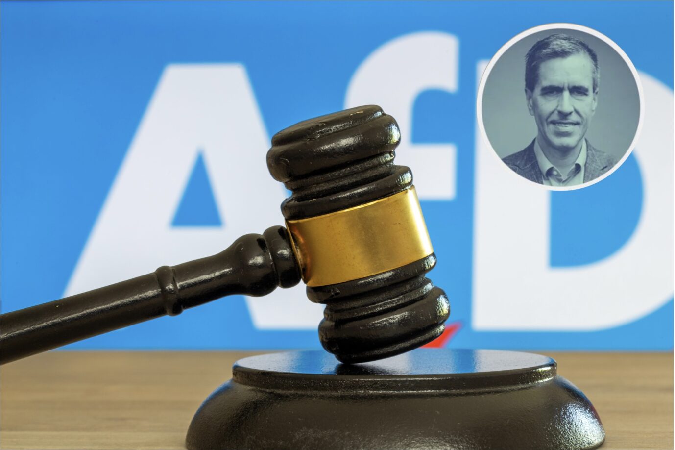Richterhammer und AfD-Logo