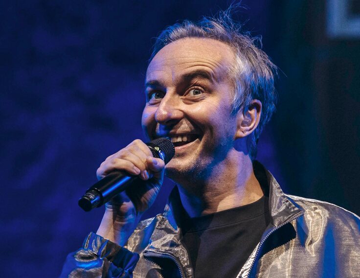 Kommentiert für den österreichischen ORF live aus Basel: ZDF-Moderator Jan Böhmermann. Foto: IMAGO / Future Image
