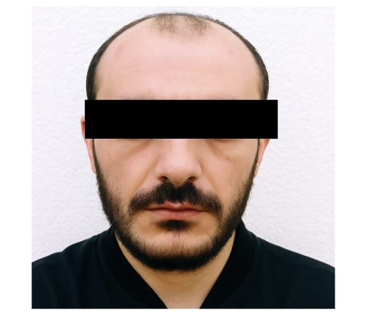 Messer. Ob sich der Syrer mit den Identitäten Sozialleistungen erschlich, wird derzeit noch ermittelt. Foto: Polizei Bielefeld.