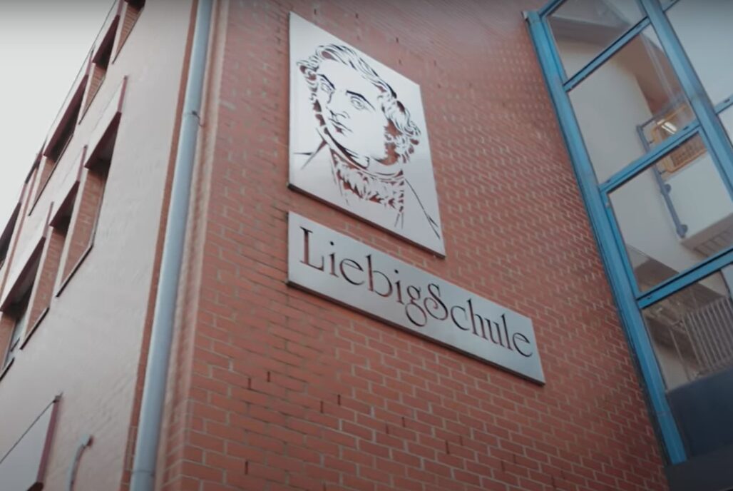 NSDABI: Die Liebigschule in Gießen wird von einem Abiturskandal erschüttert.