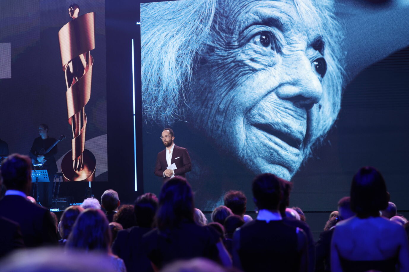 Igor Levit Laudator BESTE FILMMUSIK Trauerede für Margot Friedländer bei Verleihung DEUTSCHER FILMPREIS 2025 in Berlin