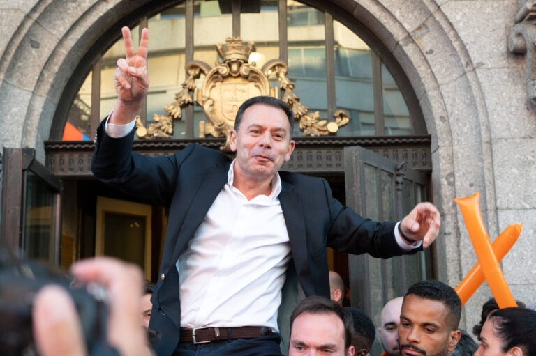 Das Bild zeigt Portugals Premierminister Luis Montenegro.