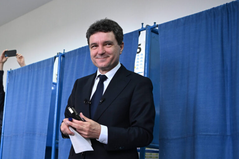 Das Bild zeigt den gewählten Präsidenten von Rumänien, Nicusor Dan.