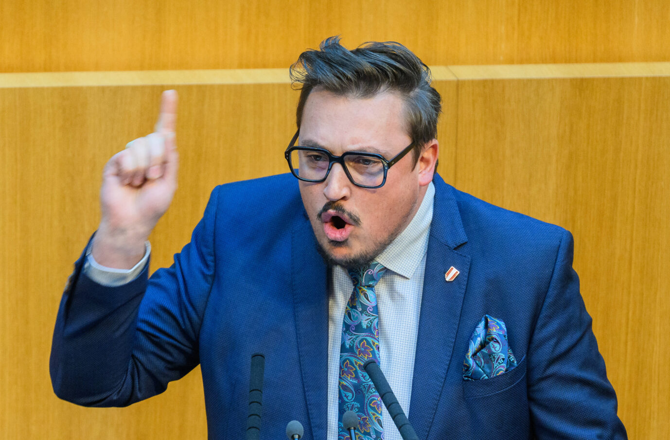 Kassierte einen verspäteten Ordnungsruf: der FPÖ-Abgeordnete Christoph Steiner. Foto: IMAGO / photonews.at