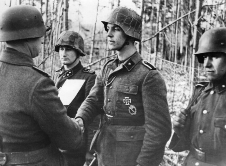 Schweden lieferte baltische Soldaten, wie diese SS-Freiwilligen, nach dem Zweiten Weltkrieg an Stalin aus.
