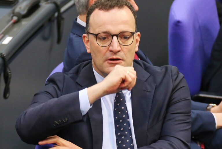Wie lange kann Unions-Fraktionschef Jens Spahn die Enthüllungen noch durchhalten?