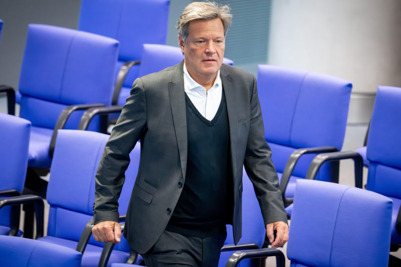 Ex-Wirtschaftsminister Robert Habeck (Grüne) verklagt seine Kritiker. Einer wurde nun ermordet.