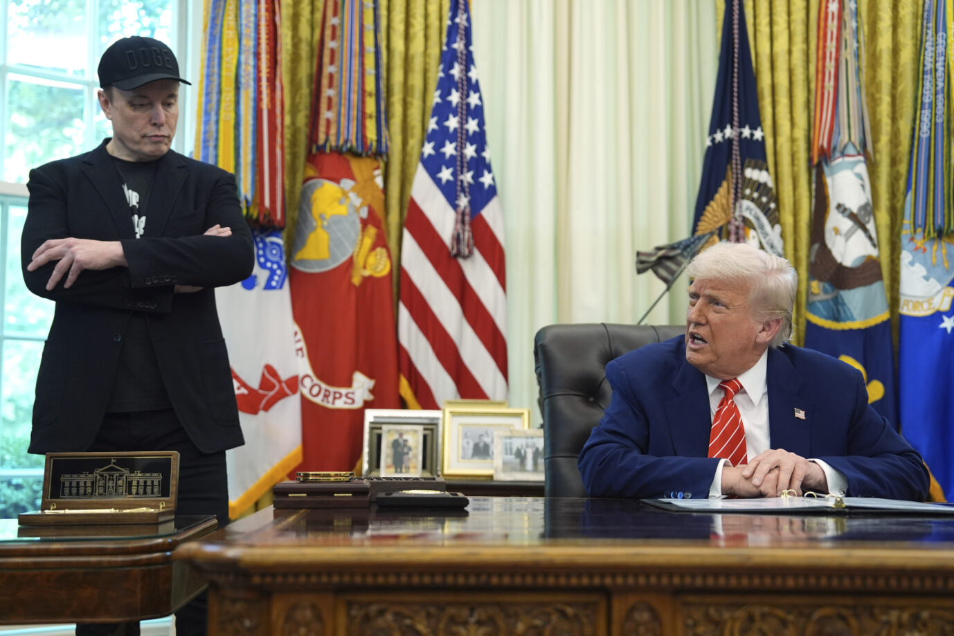 Über Monate war es die mächtigste Männerfreundschaft der freien Welt. Ob US-Präsident Donald Trump und sein Milliardärs-Buddy Elon Musk diesen Eklat wieder kitten können werden? Foto: picture alliance / ASSOCIATED PRESS | Evan Vucci