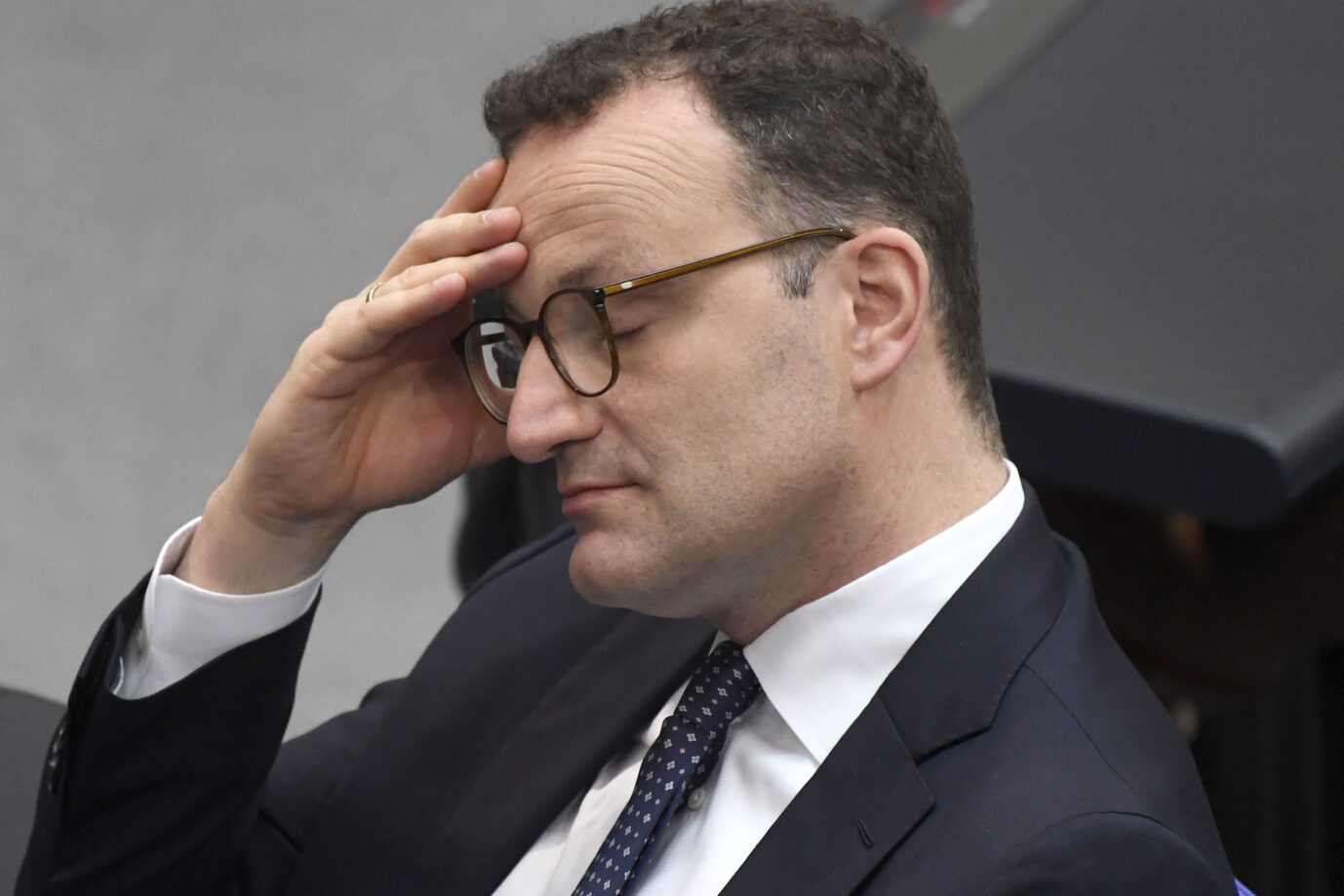 Wie lange kann Unions-Fraktionschef Jens Spahn die Enthüllungen noch durchhalten?