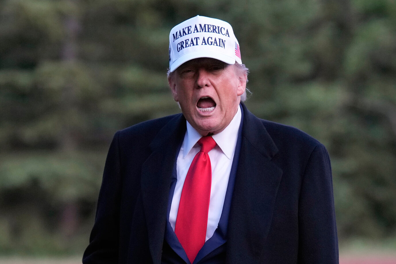 Will den Kampf gegen illegale Einwanderer mit immer härteren Bandagen führen: US-Präsident Donald Trump. Foto: picture alliance / ASSOCIATED PRESS | Adrian Wyld