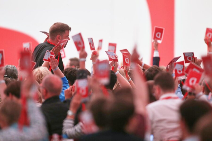 SPD-Parteitag fordert AfD-Verbot